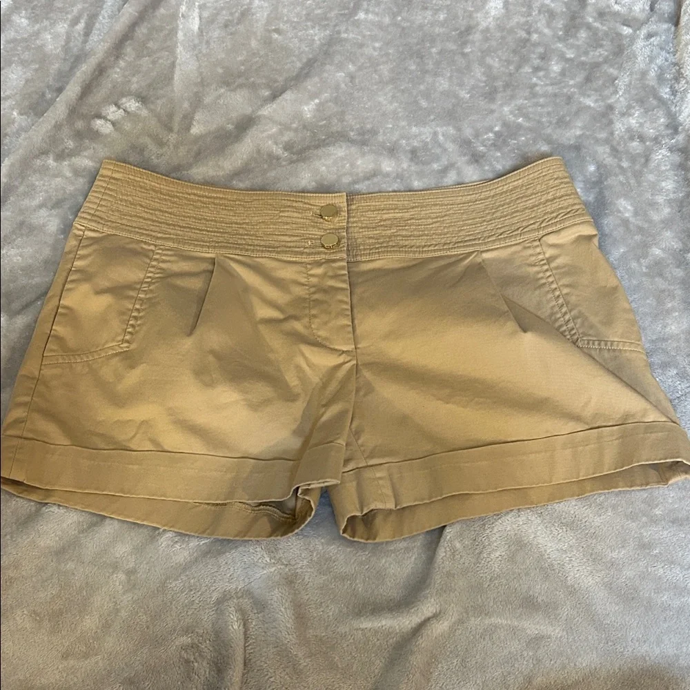 Tory Burch Clarence short in tan